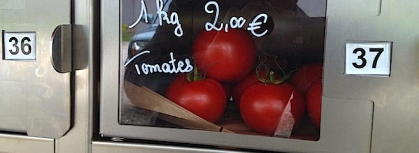 Choisir ses tomates au distributeur de fruit et légume