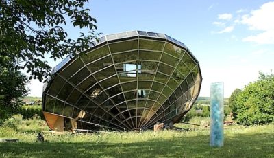Un héliodome, habitat solaire, à Cosswiller en Alsace